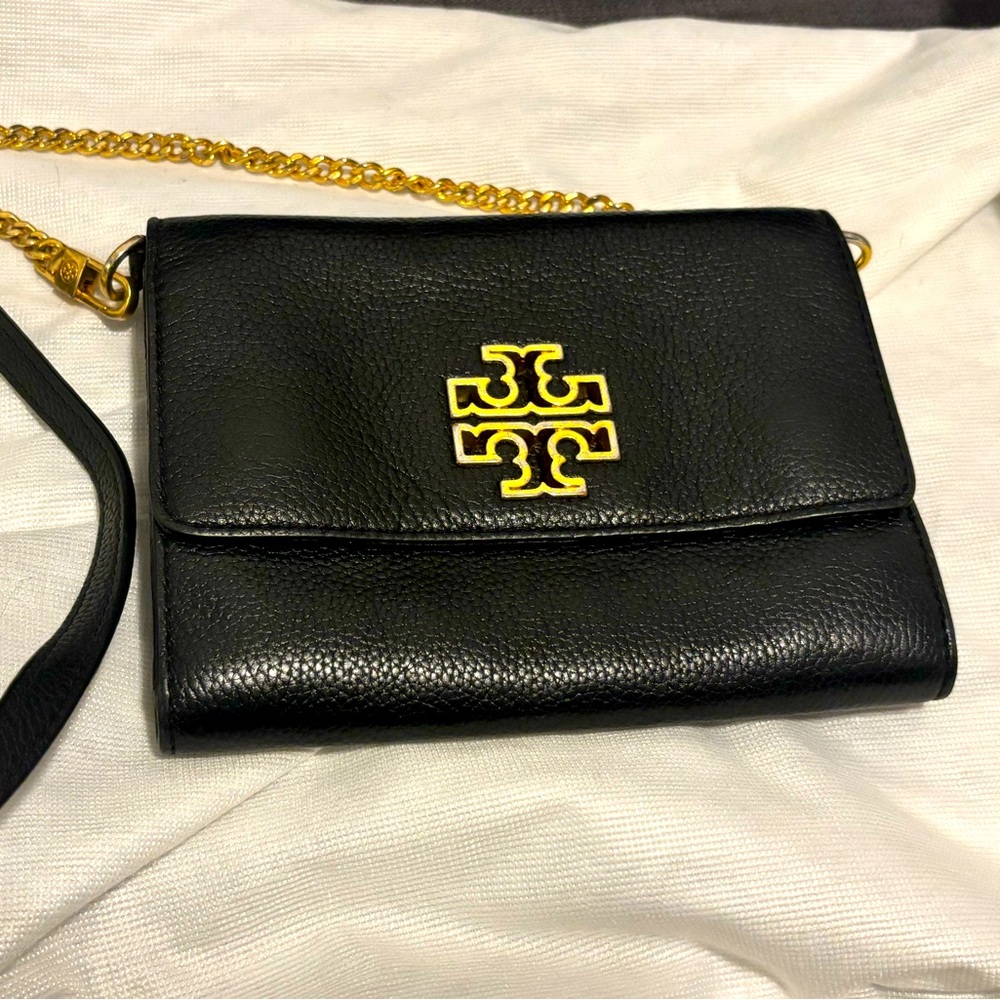 Tory Birch Britton wallet on chain